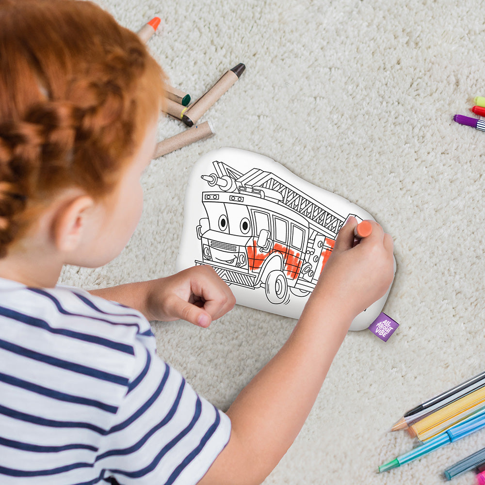 10" Almohada para colorear de camión de bomberos