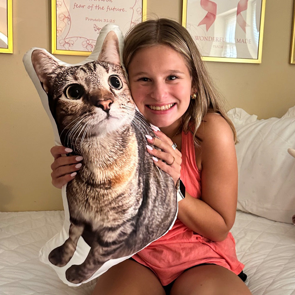 Custom cat pillow - Size: 22"