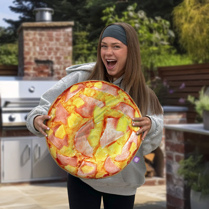 Almohada decorativa de pizza de jamón por All About Vibe