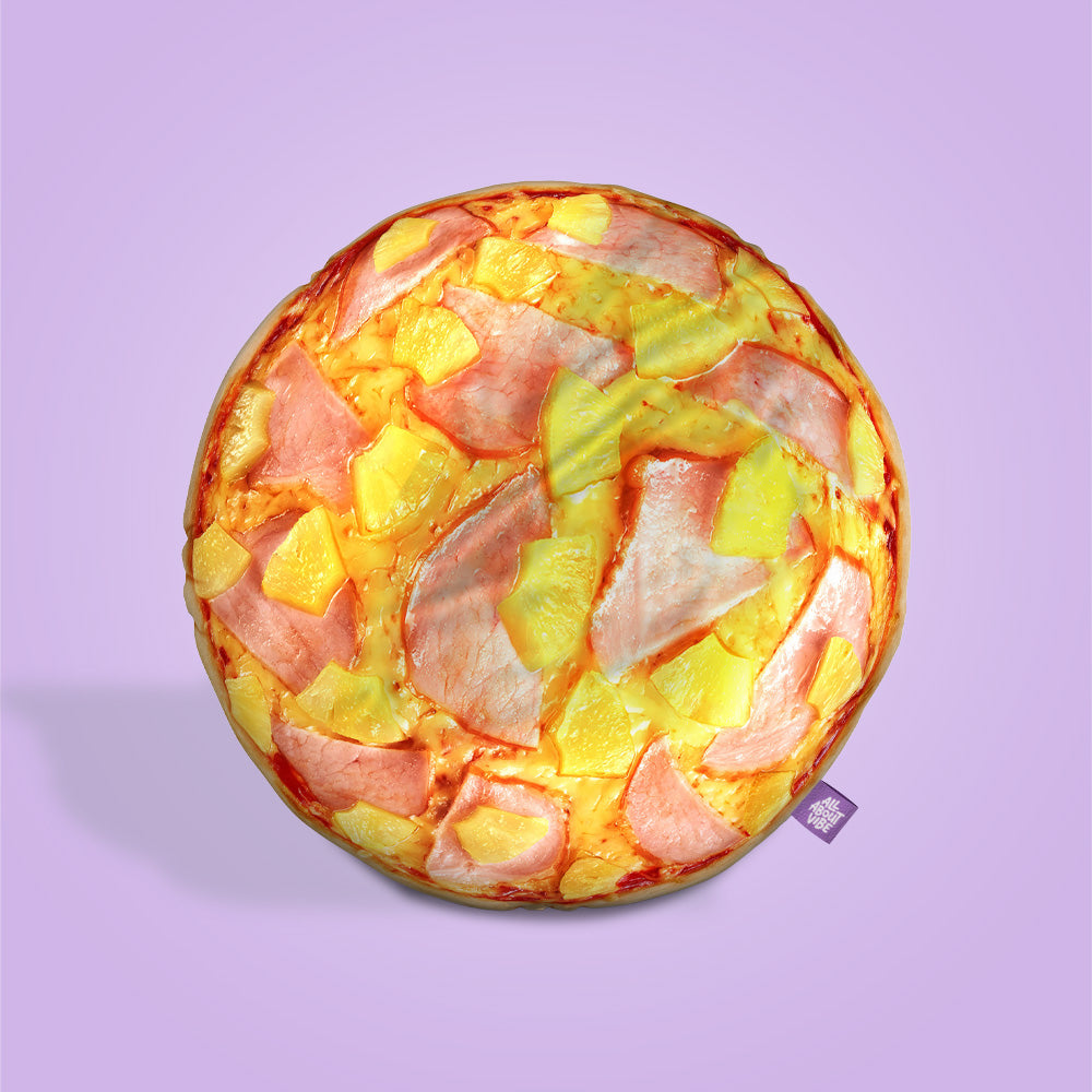 Almohada decorativa de pizza de jamón por All About Vibe